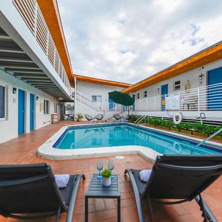 Spacious Studio With Balcony And Parking At The Beach -M46 Голливуд Экстерьер фото