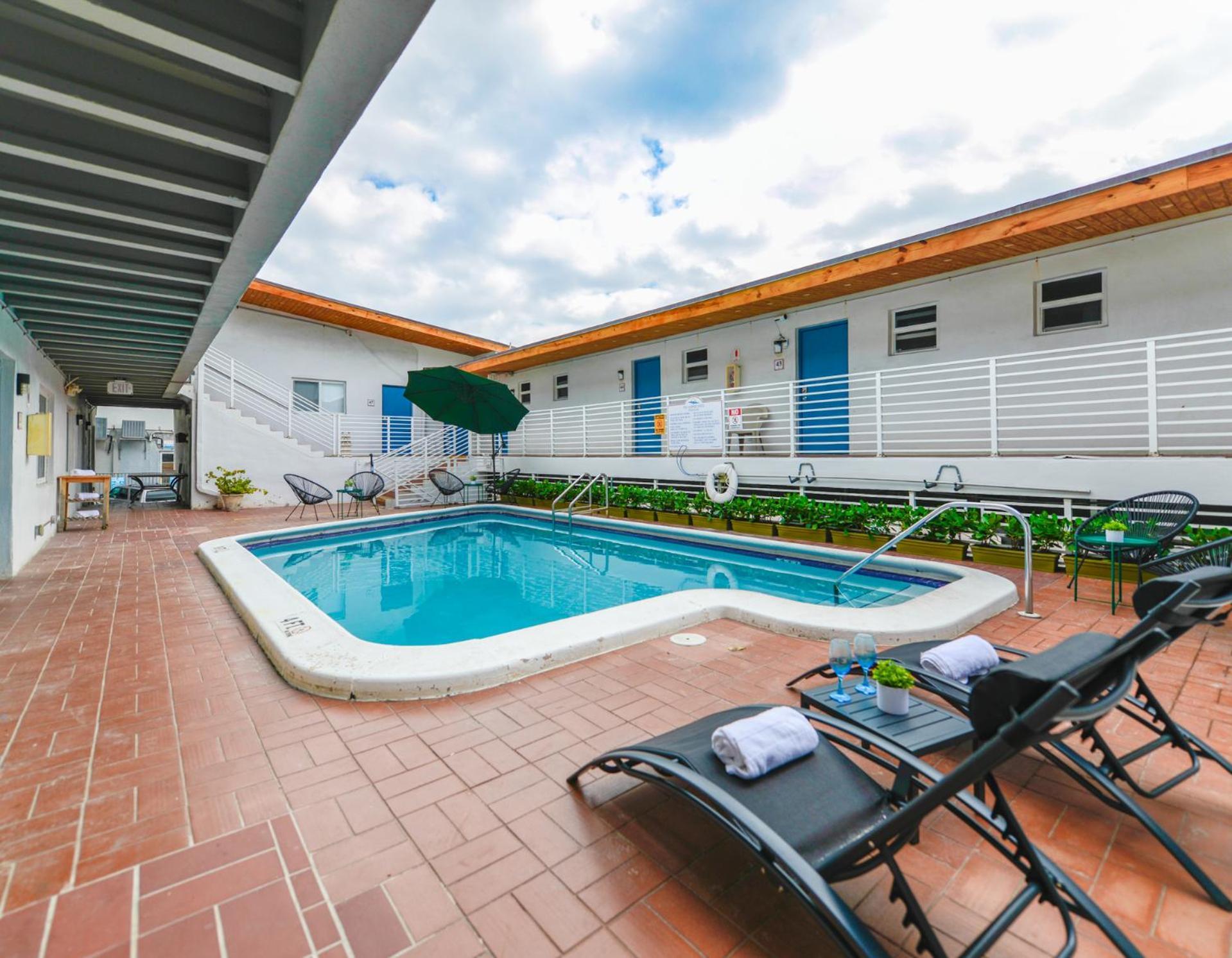 Spacious Studio With Balcony And Parking At The Beach -M46 Голливуд Экстерьер фото