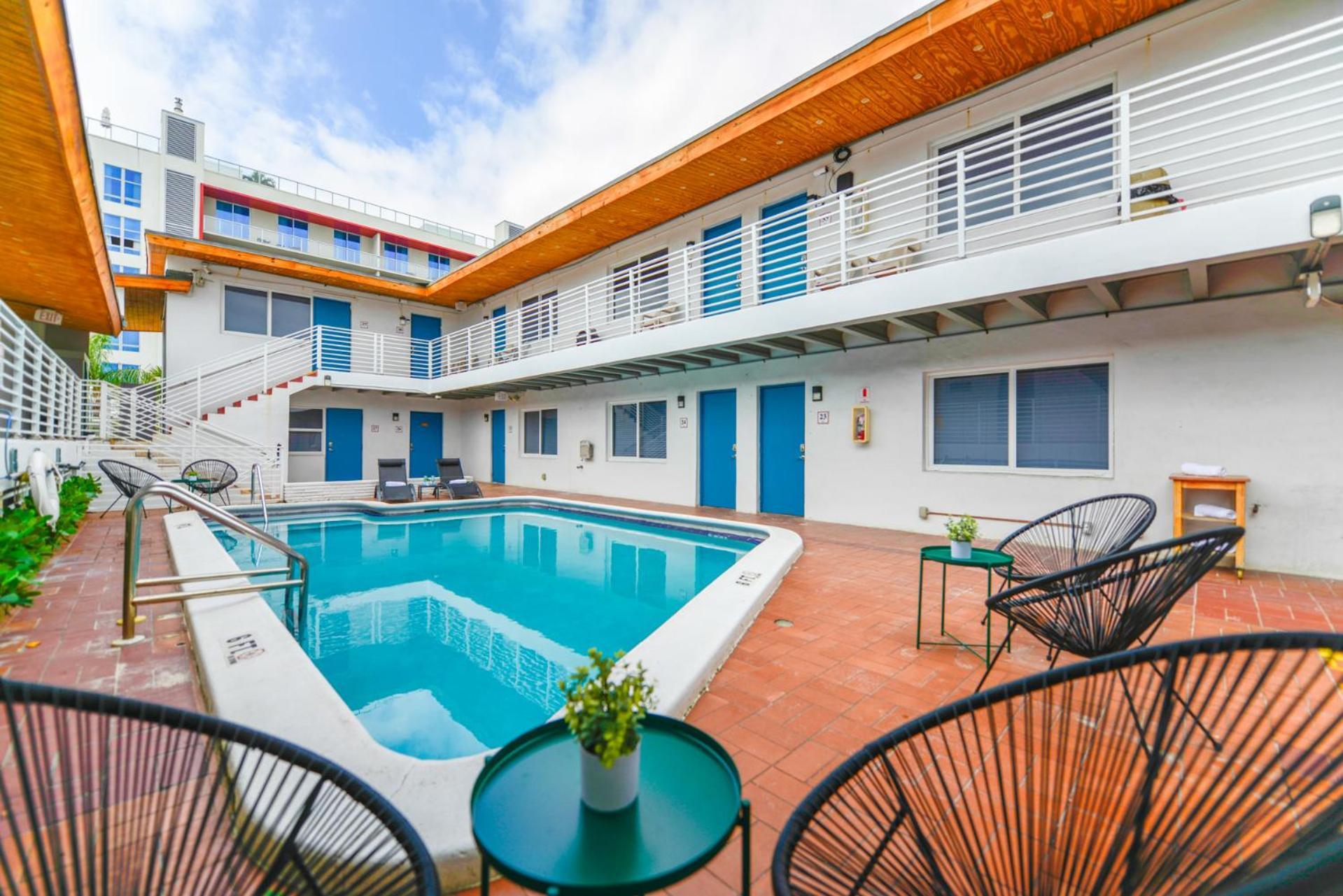 Spacious Studio With Balcony And Parking At The Beach -M46 Голливуд Экстерьер фото